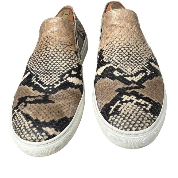 Aquatalia Women's Orilla Size 9 Sneakers Snake Embossed Leather Slip On - Picture 3 of 14